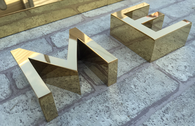 苏州钛金字制作工厂 专业广告设计与金属字制作的一站式解决方案